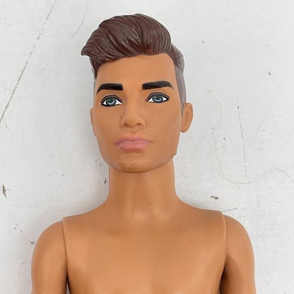 Nude Barbie Ken Doll Elvis Presly and 2 Assorted Barbie's Boyfriend Ken Dolls - Picture 5 of 12